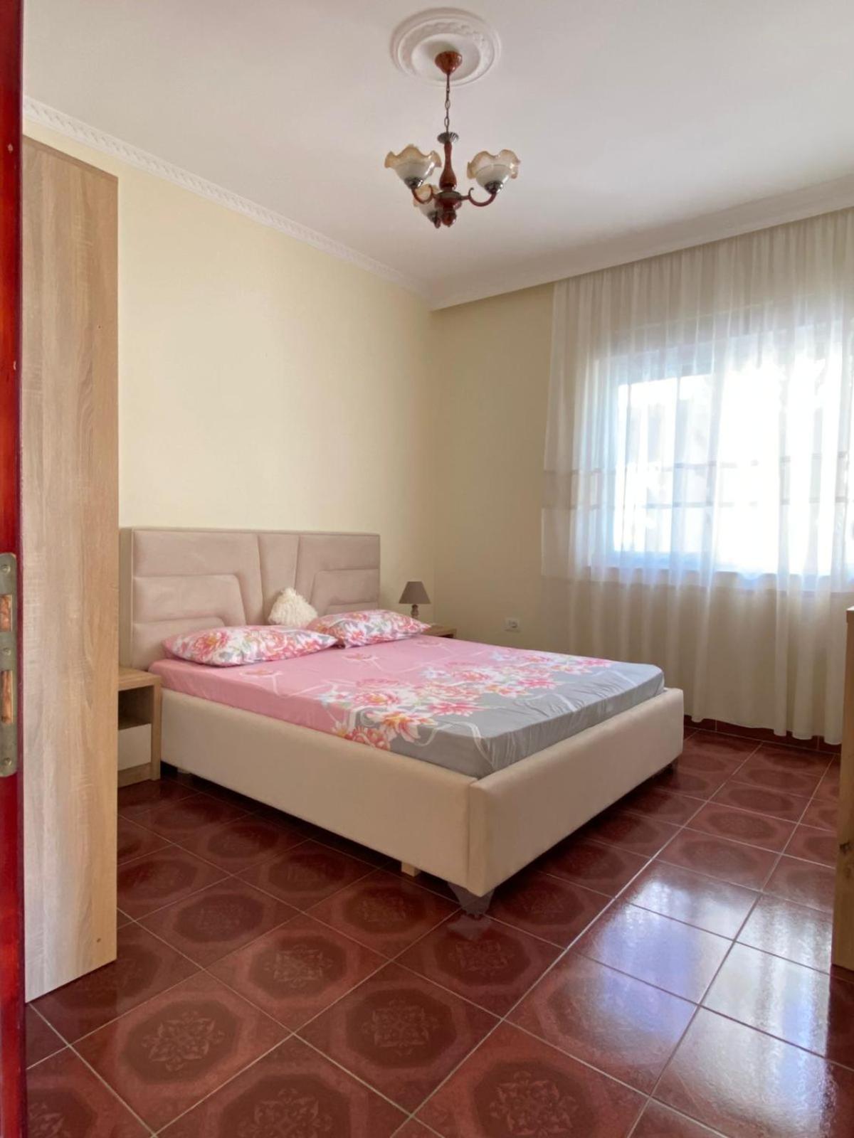 Twin's Pensión Durrës