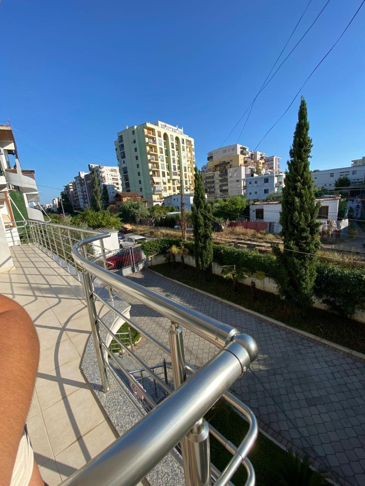 Twin's Pensión Durrës
